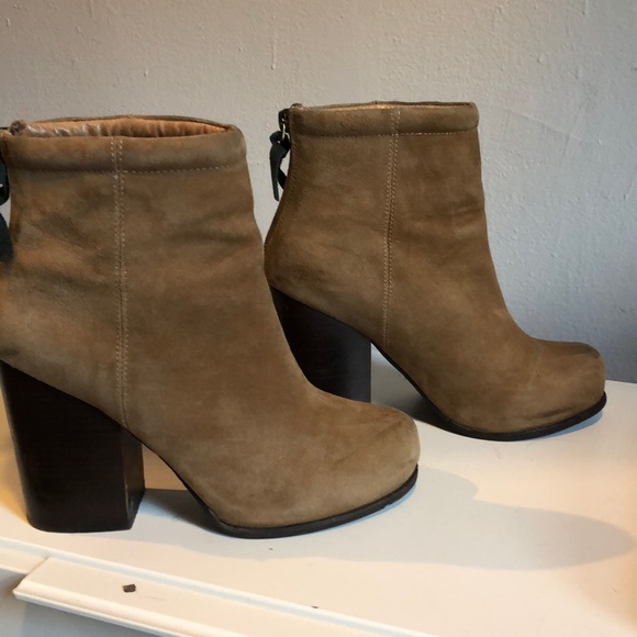 Jeffrey Campbell Rumble Bootie Suede - Picture 4 of 9